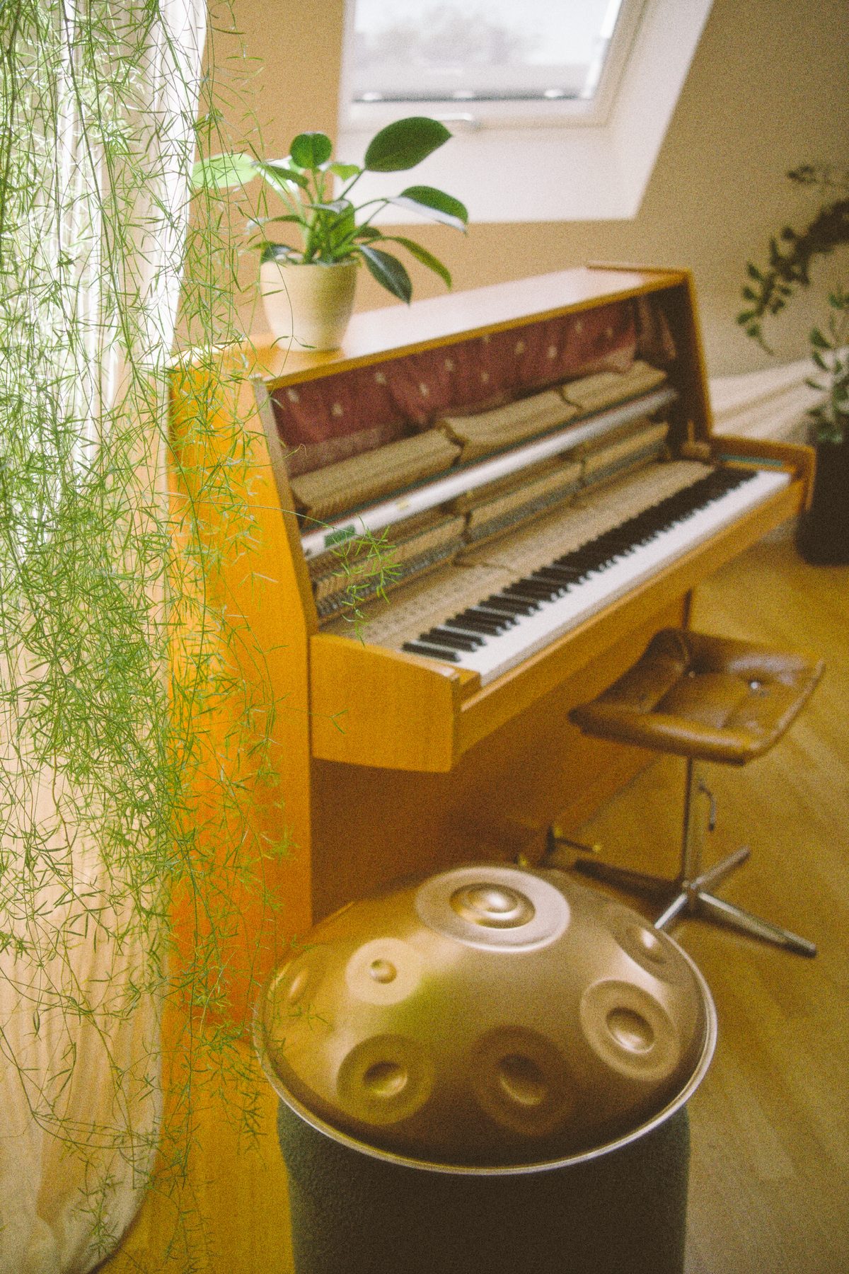 Piano and handpan in the studio